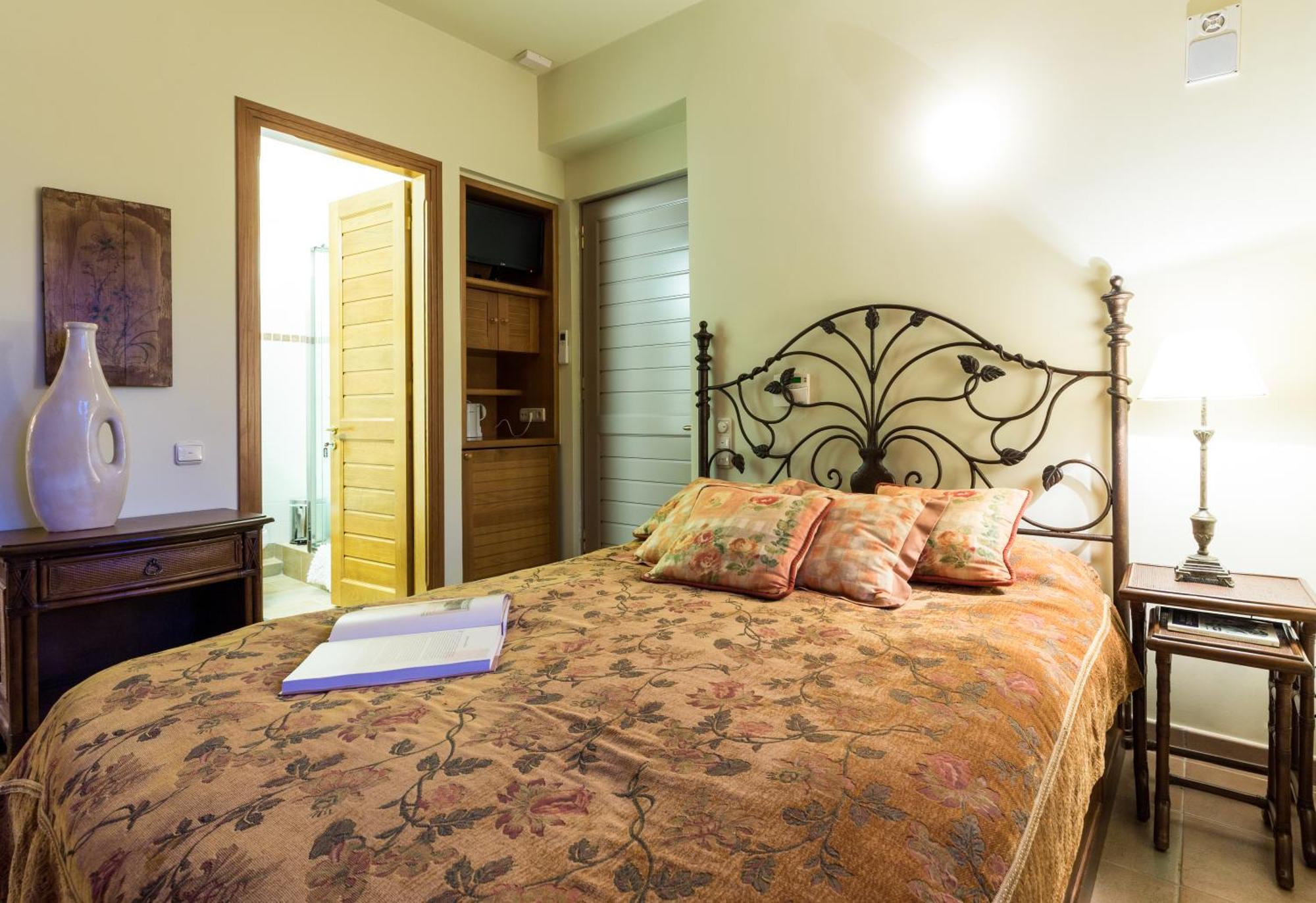 Elia Junior Suite In Epidavros With Shared Pool نيا إيبيدافروس المظهر الخارجي الصورة